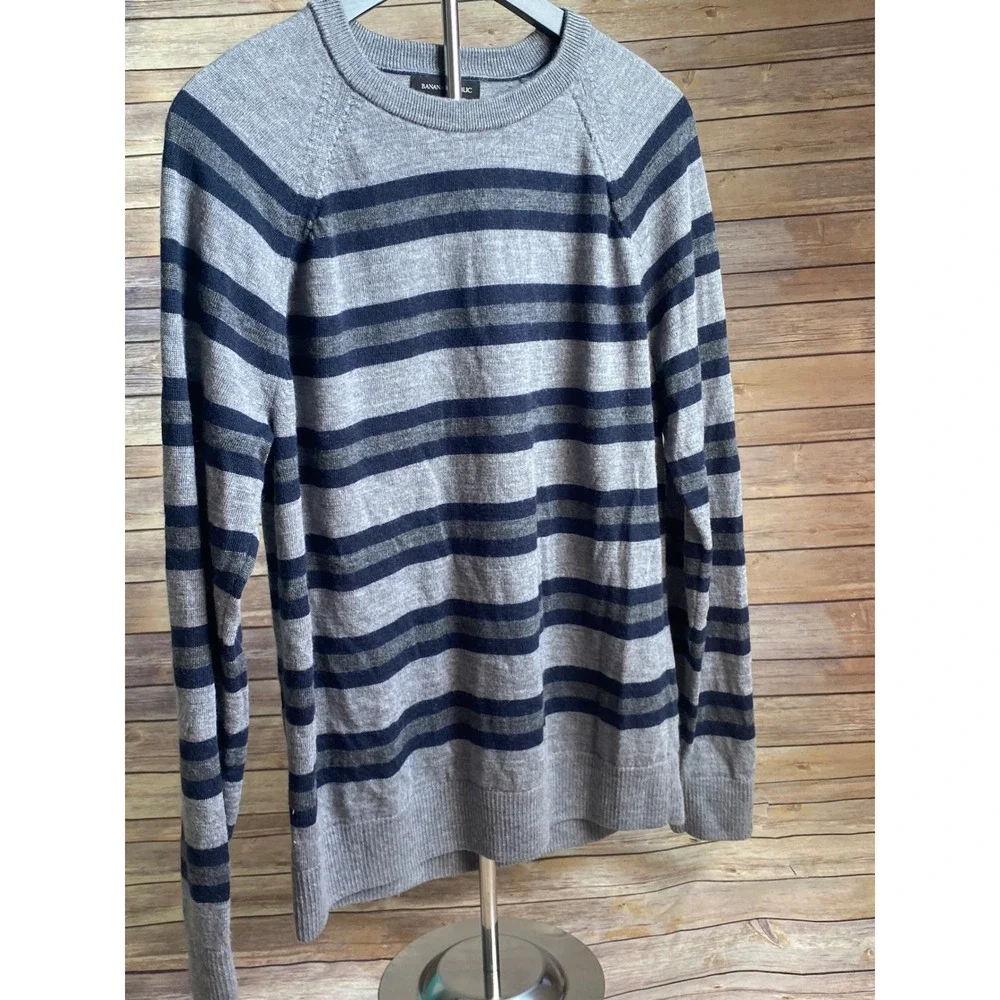 Banana Republic Mens Large 100% Merino Wool Striped Crewneck Sweater Grey Navy